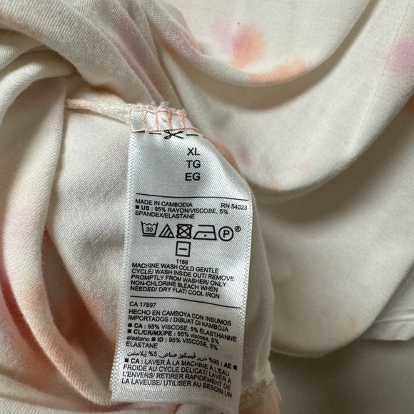 VERY SOFT Old Navy Tee - Picture 5 of 5